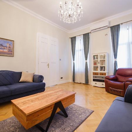 Apartamento Retro Vibes Near Piata Unirii Oradea Exterior foto