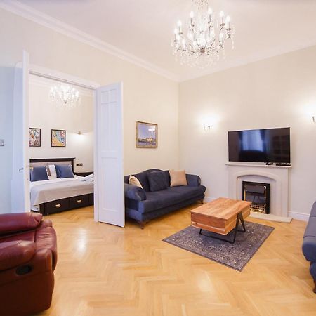 Apartamento Retro Vibes Near Piata Unirii Oradea Exterior foto