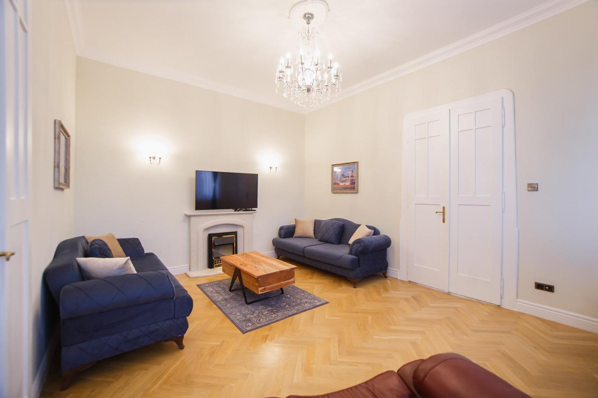 Apartamento Retro Vibes Near Piata Unirii Oradea Exterior foto