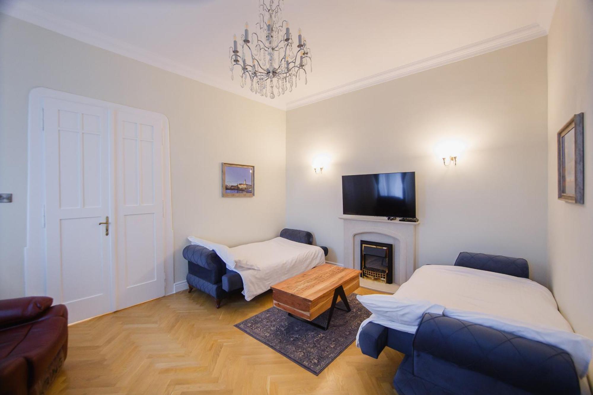 Apartamento Retro Vibes Near Piata Unirii Oradea Exterior foto